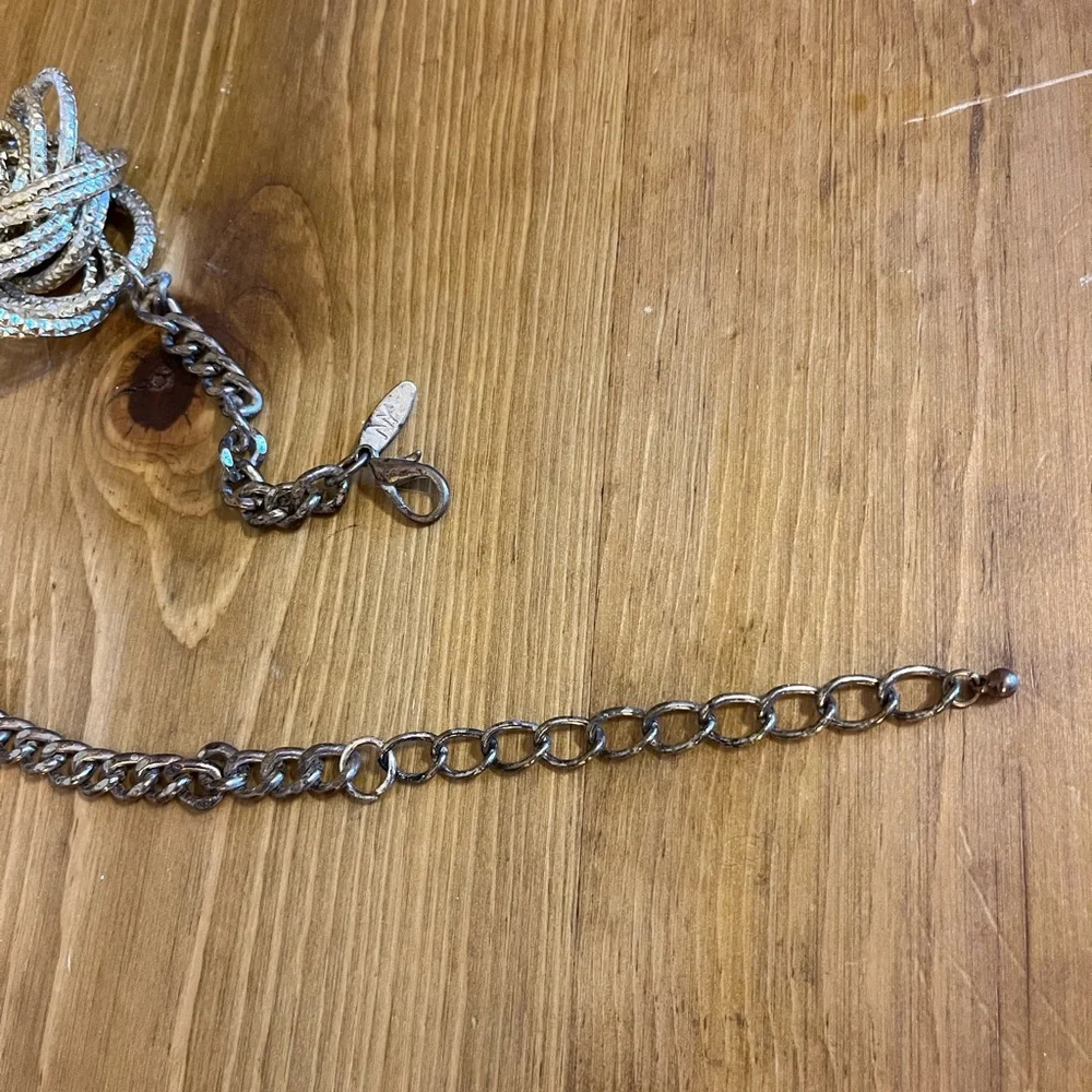 New York gold tone chunky necklace, bracelet, earrings set 16 “ - Picture 7 of 9